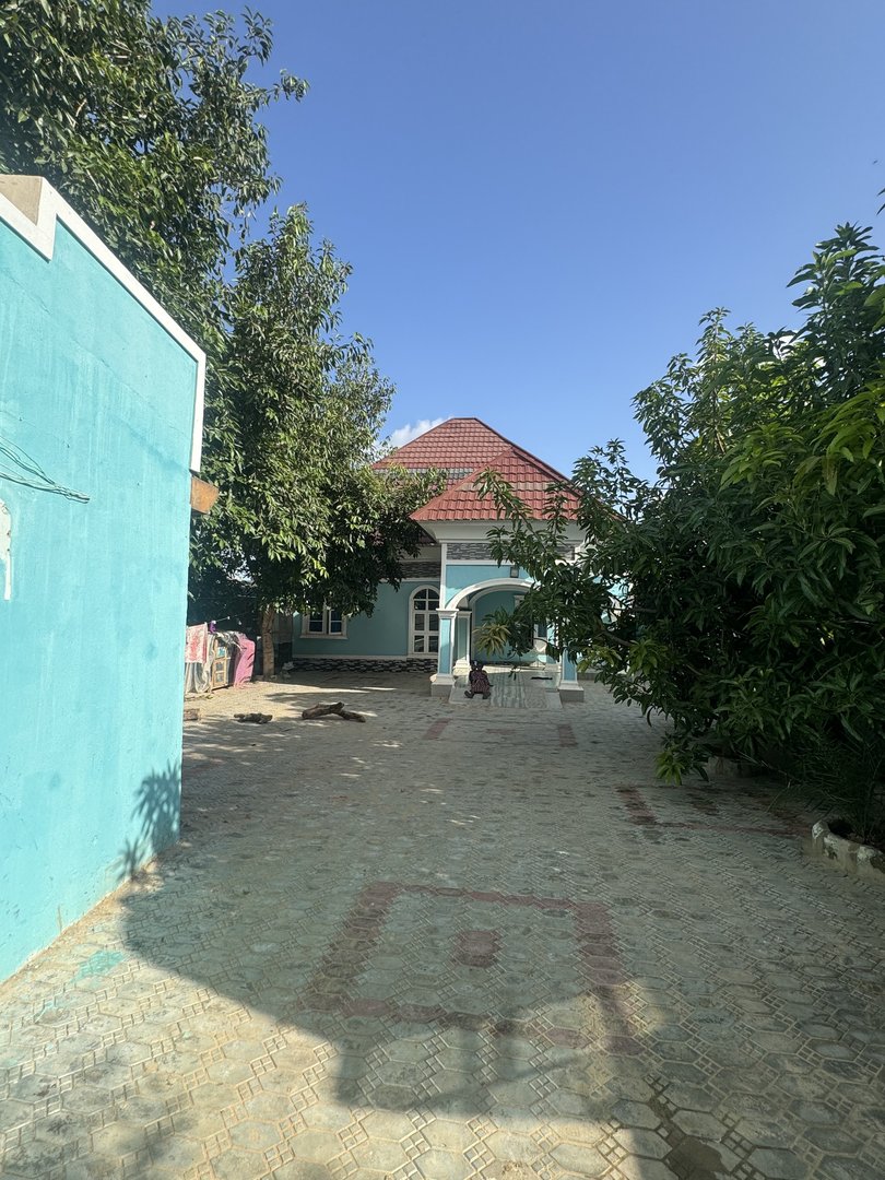 3 bedroom house with BQ