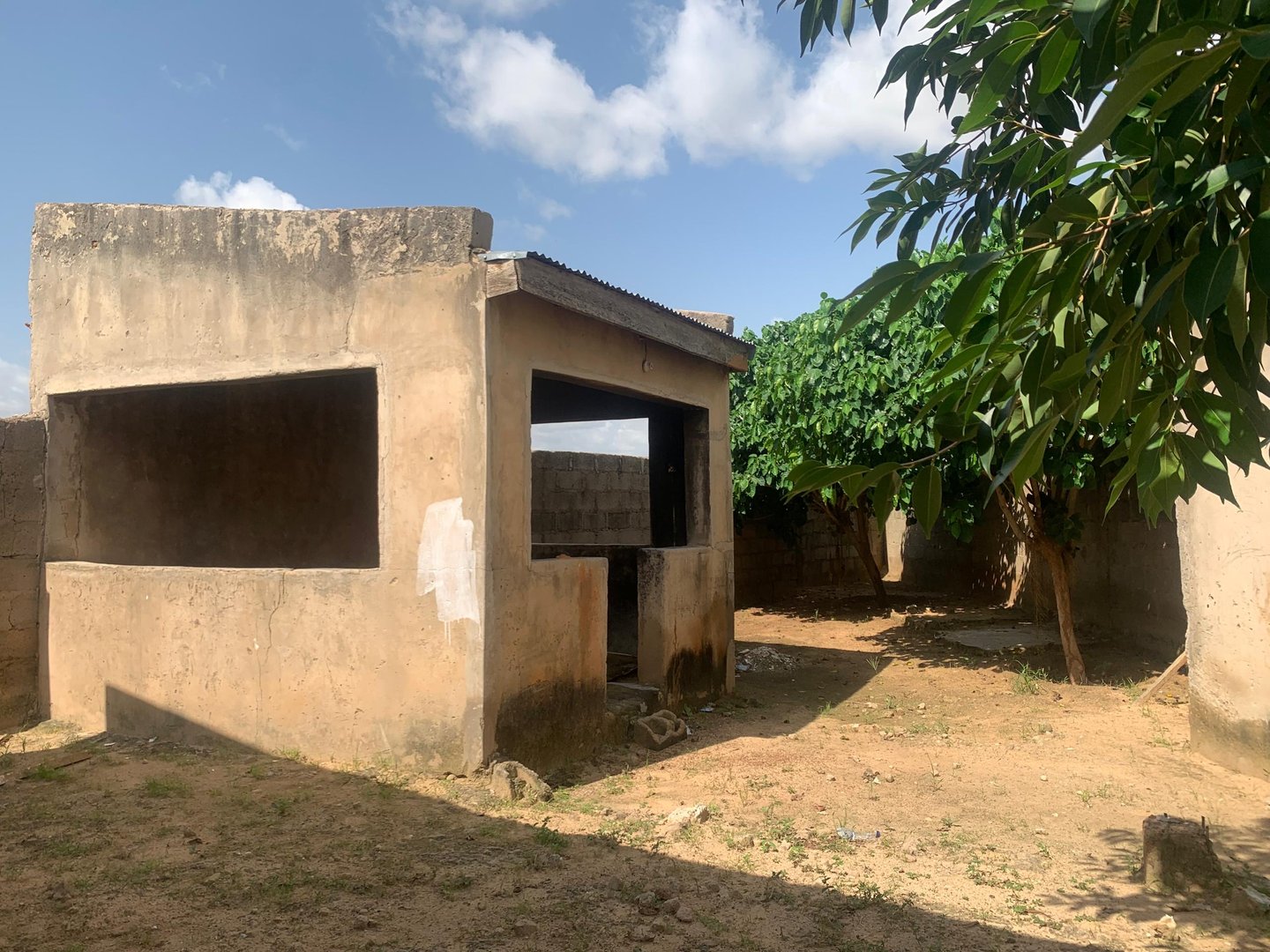 3 bedroom house with BQ